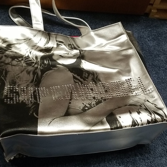 Victoria's secret tote! - Picture 4 of 4